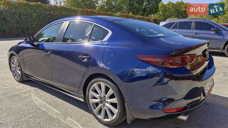 Седан Mazda 3 2019 в Днепре