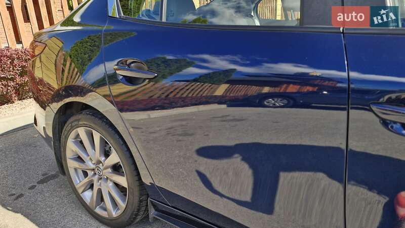 Седан Mazda 3 2019 в Днепре