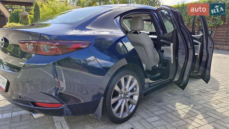 Седан Mazda 3 2019 в Днепре