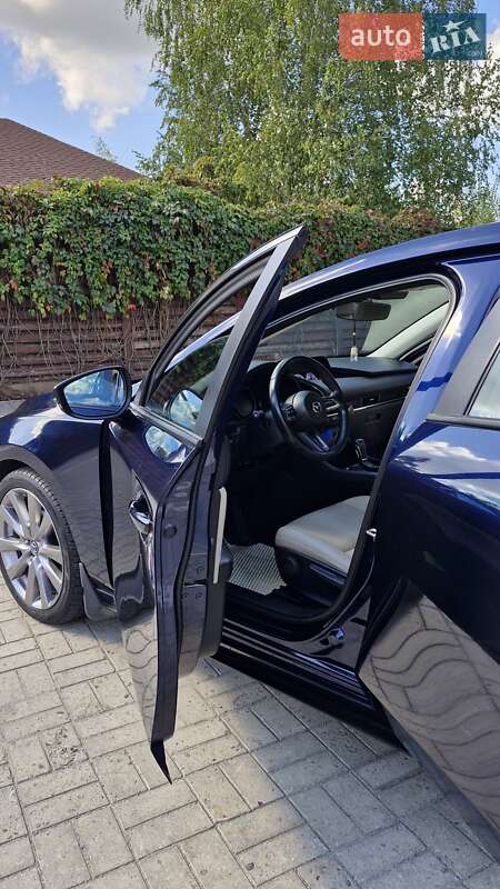 Седан Mazda 3 2019 в Днепре