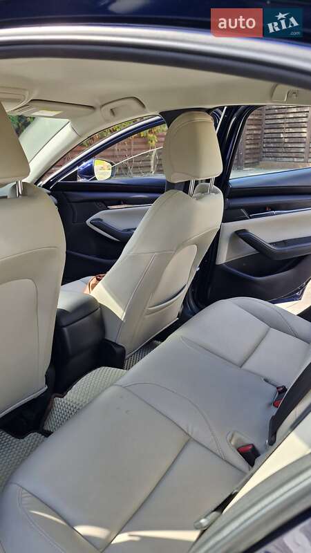 Седан Mazda 3 2019 в Днепре