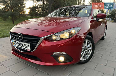 Седан Mazda 3 2016 в Киеве