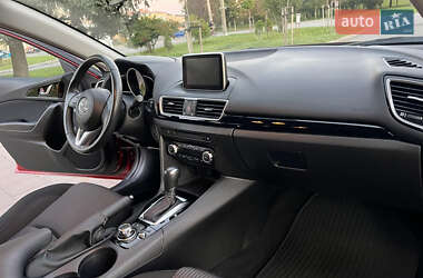 Седан Mazda 3 2016 в 