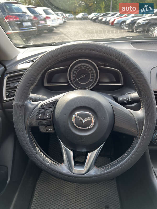 Седан Mazda 3 2016 в Черкассах