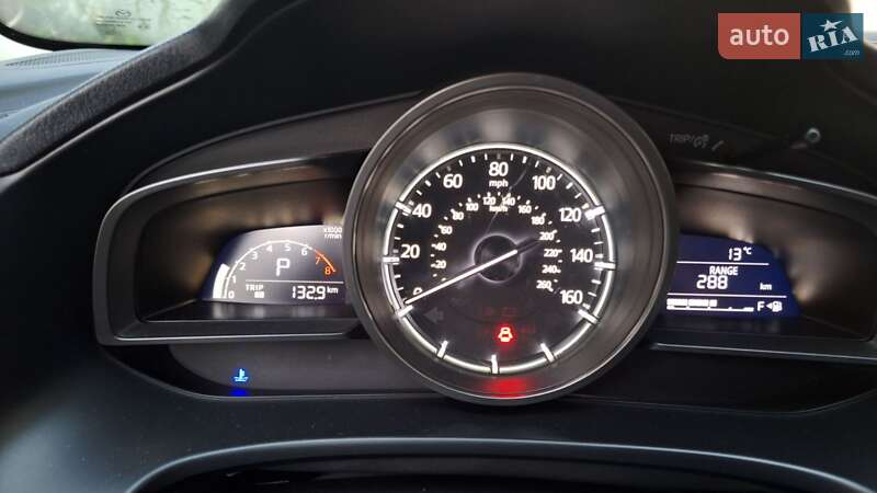 Седан Mazda 3 2016 в Днепре