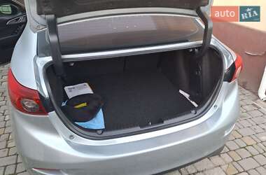 Седан Mazda 3 2016 в 