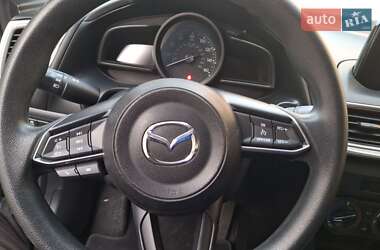 Седан Mazda 3 2016 в 