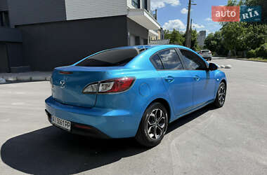 Седан Mazda 3 2011 в 