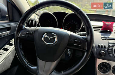 Седан Mazda 3 2011 в 
