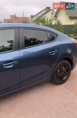 Седан Mazda 3 2017 в 