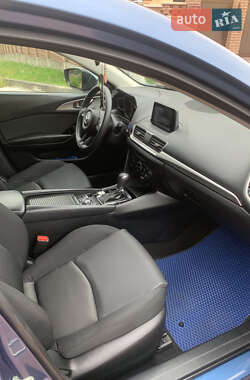 Седан Mazda 3 2017 в 