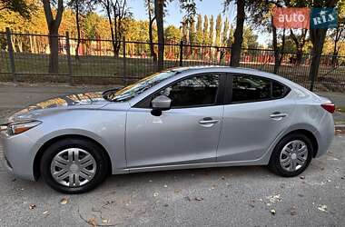 Седан Mazda 3 2016 в Киеве
