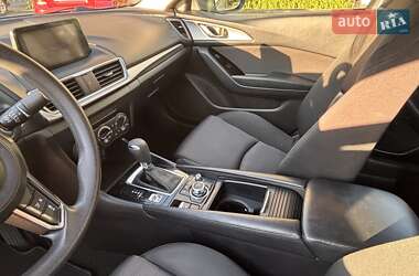 Седан Mazda 3 2016 в Киеве