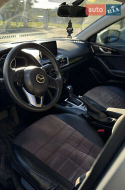 Седан Mazda 3 2016 в 
