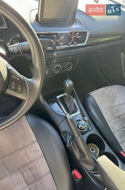 Седан Mazda 3 2016 в 