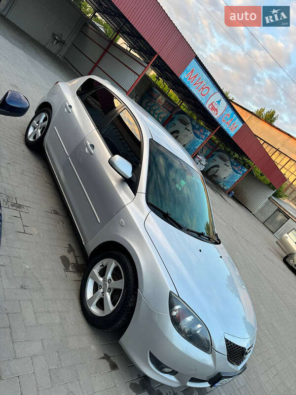 Хэтчбек Mazda 3 2004 в Шаргороде