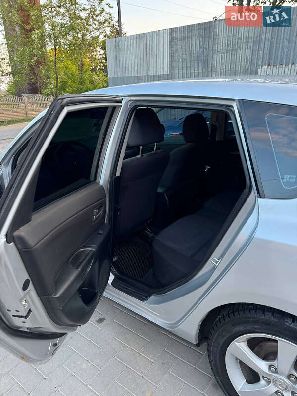Хэтчбек Mazda 3 2004 в Шаргороде