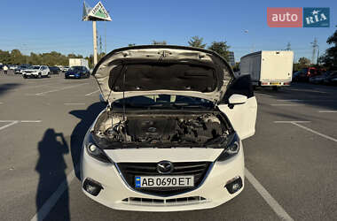 Хэтчбек Mazda 3 2015 в 