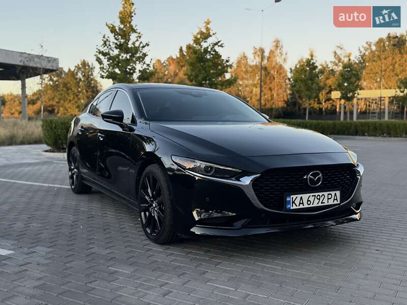 Седан Mazda 3 2019 в Киеве