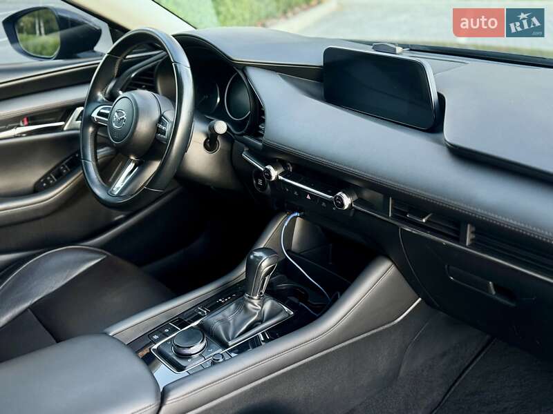 Седан Mazda 3 2019 в Киеве