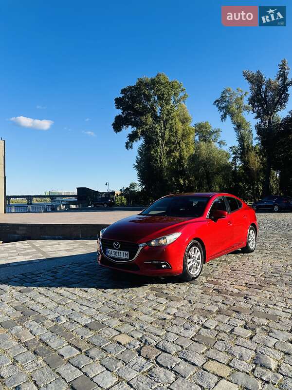 Седан Mazda 3 2016 в Киеве