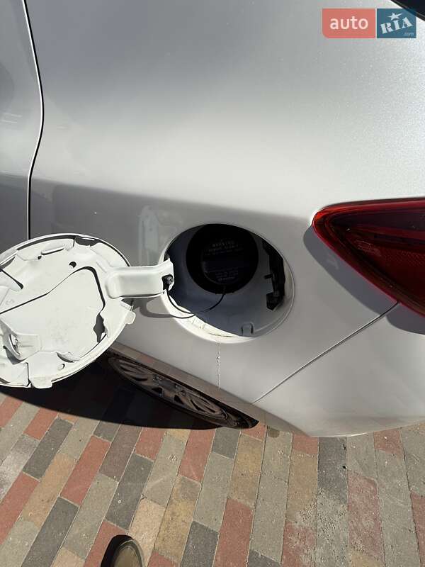 Хэтчбек Mazda 3 2016 в Киеве