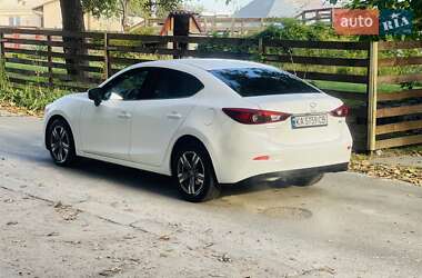 Седан Mazda 3 2017 в 