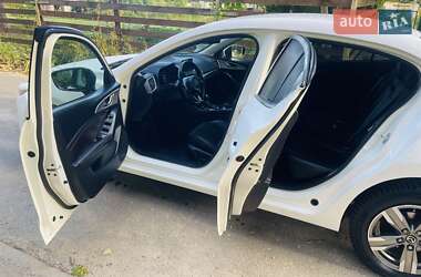 Седан Mazda 3 2017 в 