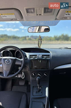 Седан Mazda 3 2011 в 