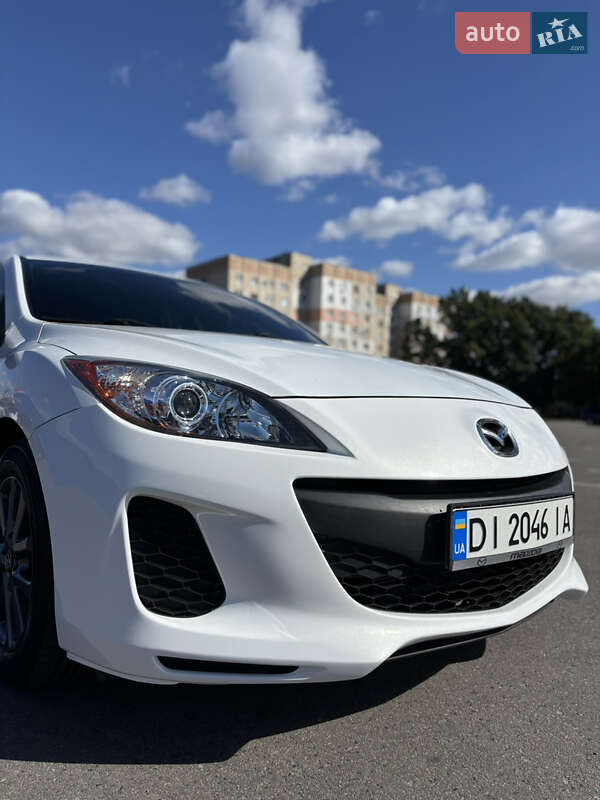 Седан Mazda 3 2011 в 