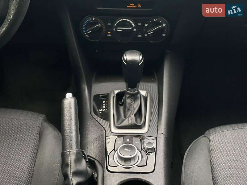 Седан Mazda 3 2013 в Днепре