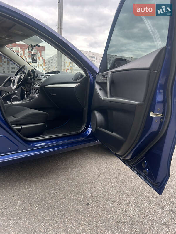 Седан Mazda 3 2013 в Харькове