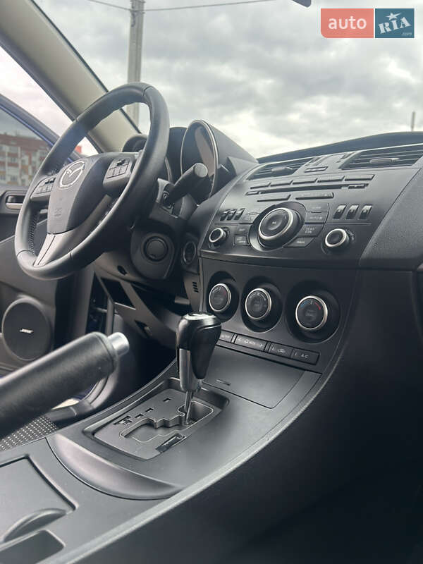 Седан Mazda 3 2013 в Харькове