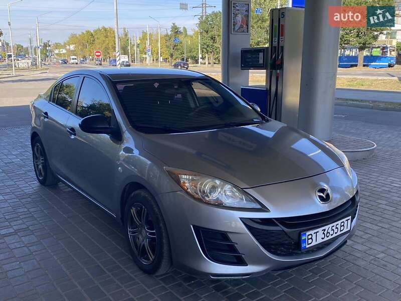 Седан Mazda 3 2010 в Николаеве