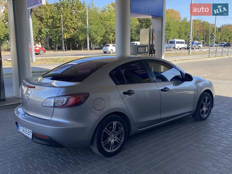 Седан Mazda 3 2010 в Николаеве