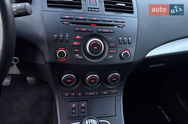 Хэтчбек Mazda 3 2013 в 