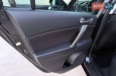 Хэтчбек Mazda 3 2013 в 