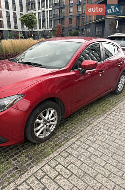 Хэтчбек Mazda 3 2016 в 