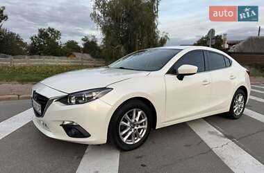 Седан Mazda 3 2016 в Чернигове