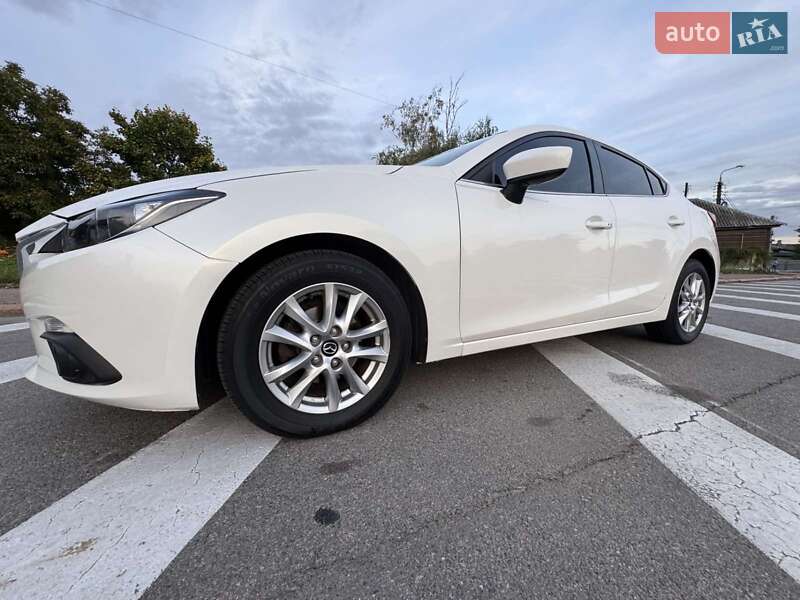 Седан Mazda 3 2016 в Києві