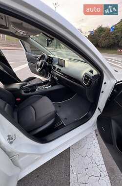 Седан Mazda 3 2016 в Києві