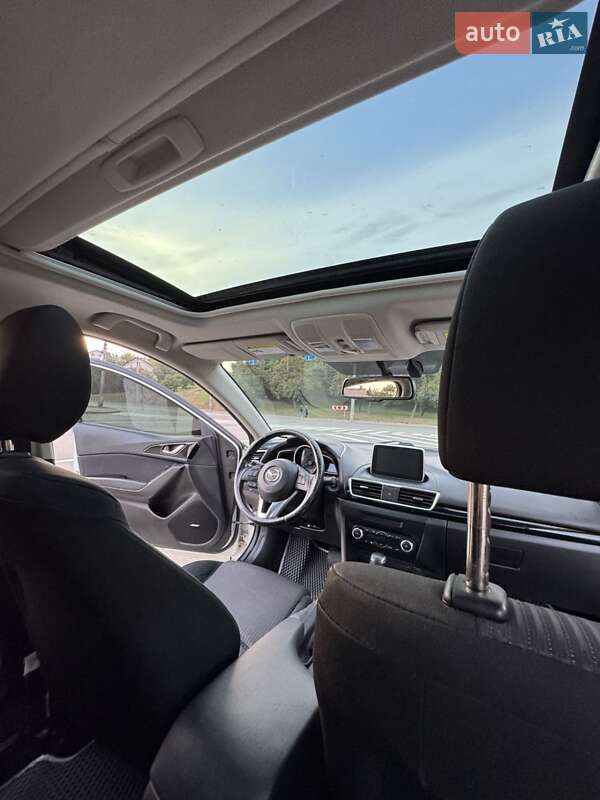 Седан Mazda 3 2016 в Києві
