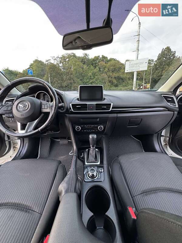 Седан Mazda 3 2016 в Києві