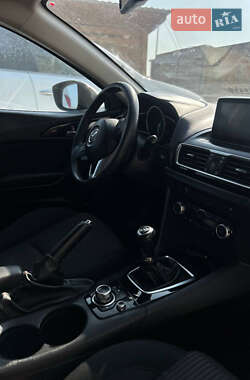 Седан Mazda 3 2014 в 