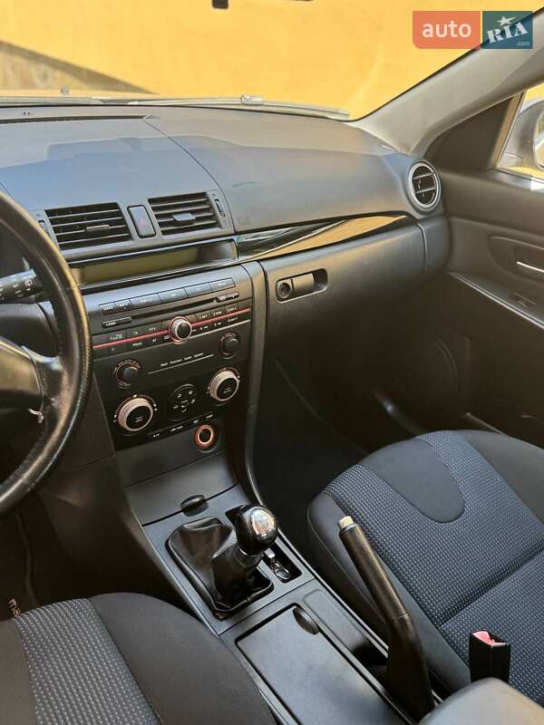 Хэтчбек Mazda 3 2005 в Полтаве
