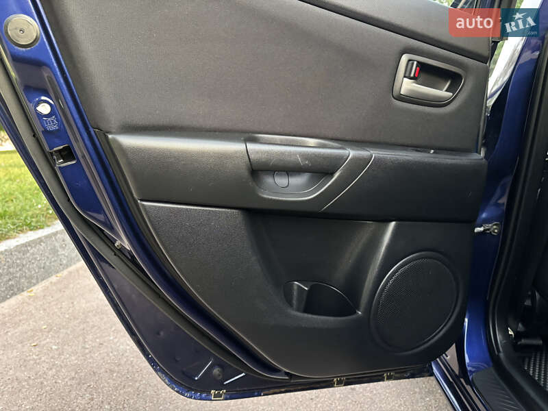 Хетчбек Mazda 3 2005 в Житомирі