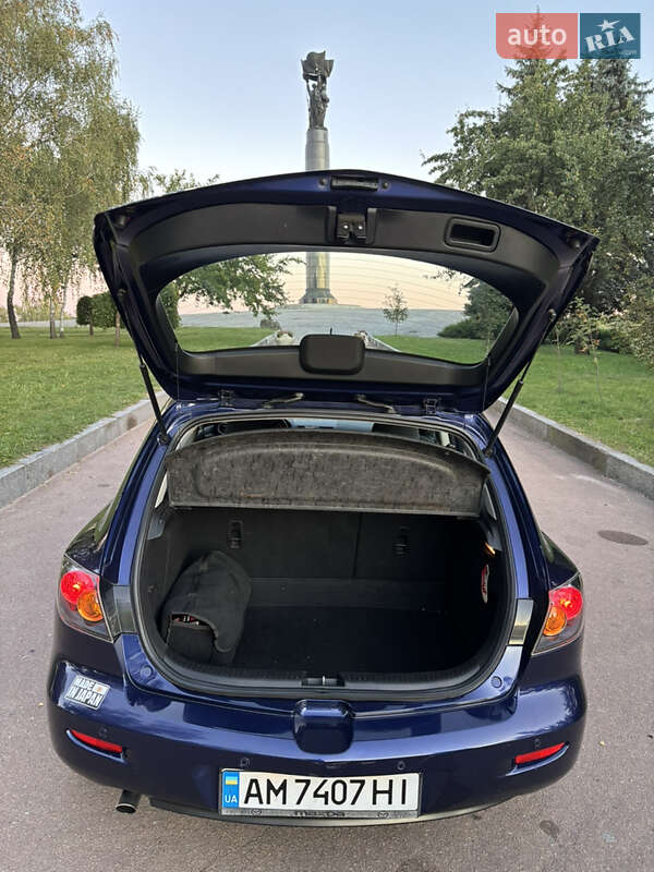Хетчбек Mazda 3 2005 в Житомирі