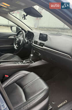 Седан Mazda 3 2017 в 