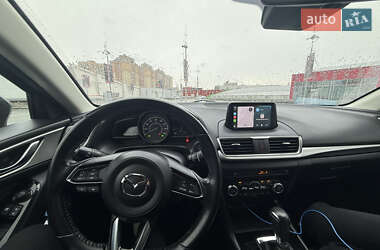 Седан Mazda 3 2017 в 