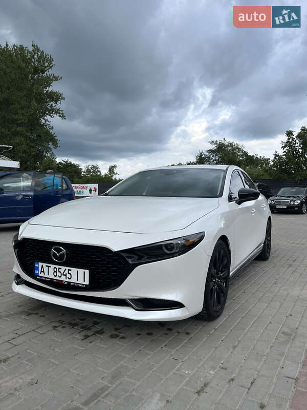 Седан Mazda 3 2022 в Ивано-Франковске